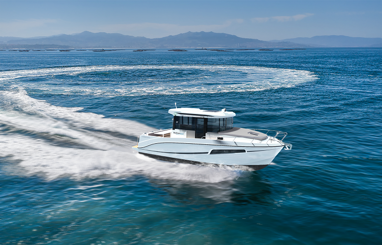 Exploring the Waves: The Benefits of Rodman Motorboats