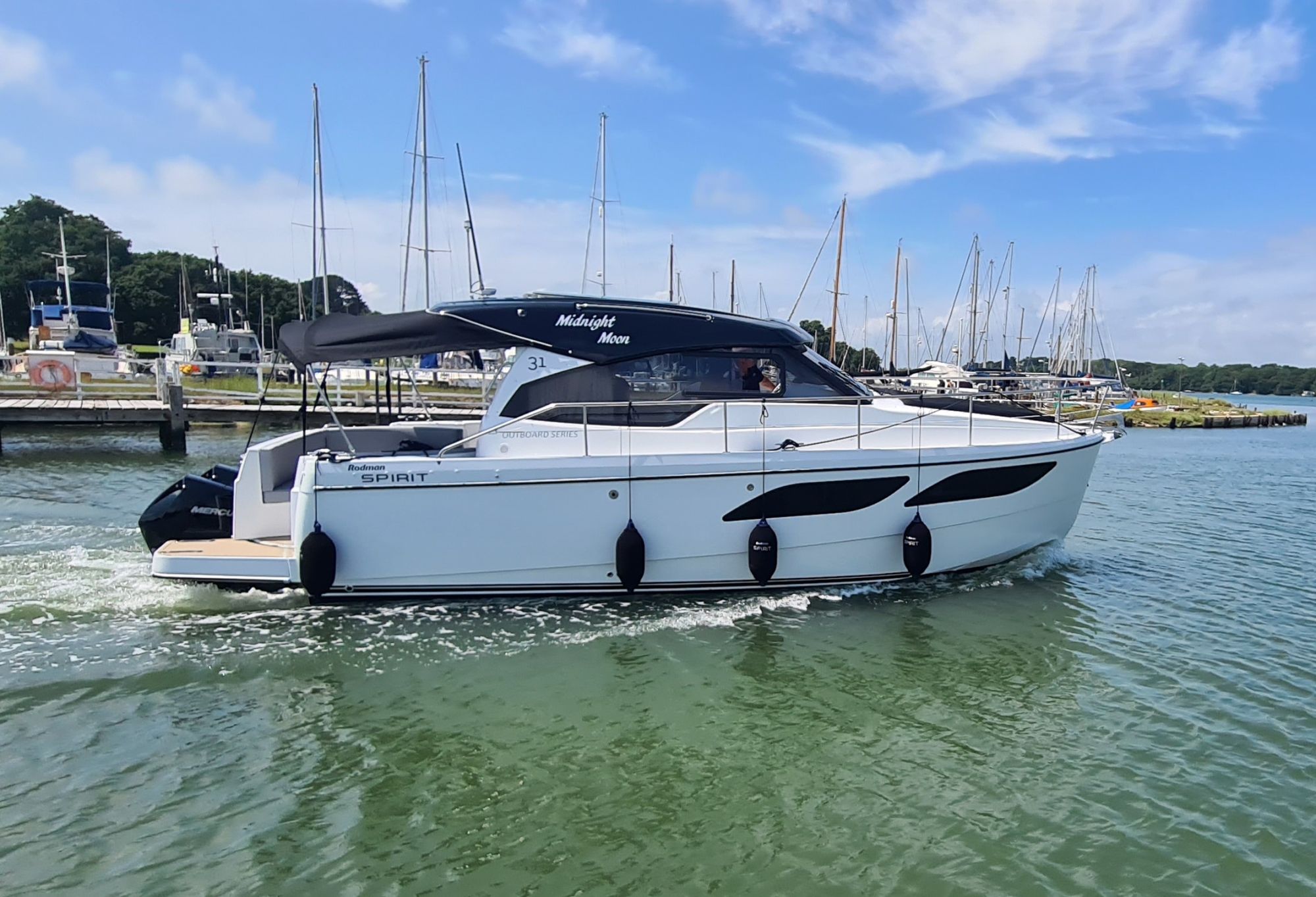 Rodman Spirit 31 Outboard