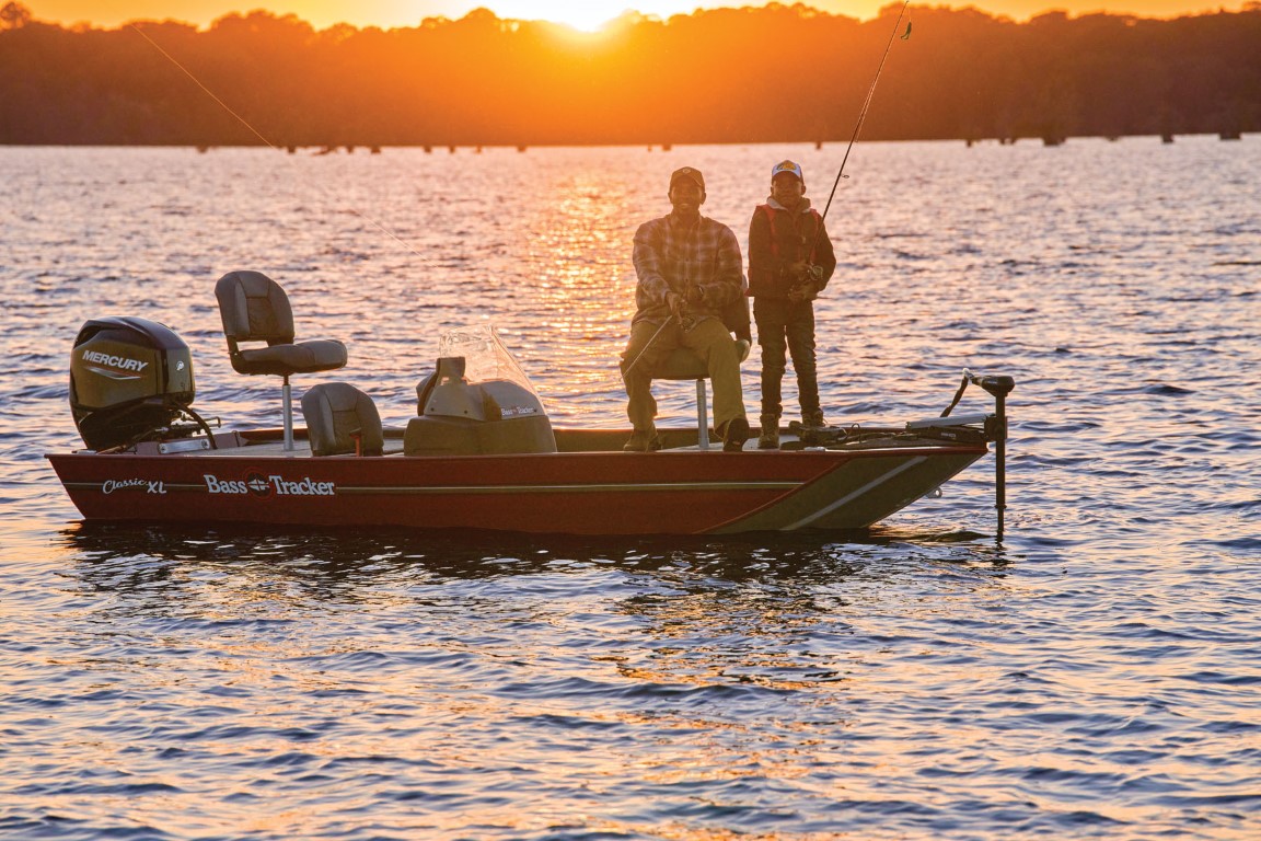 2023 TRACKER 102023 Bass-Panfish-Boats 142023 BASS-TRACKER-Classic-XL 6239 Product-Beauty 1326546 23 TR BTCXL ReelfootLake 0198%20(Medium)